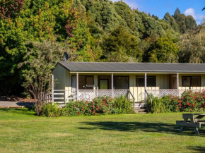 Kowhai Cottage - Marahau Holiday Unit